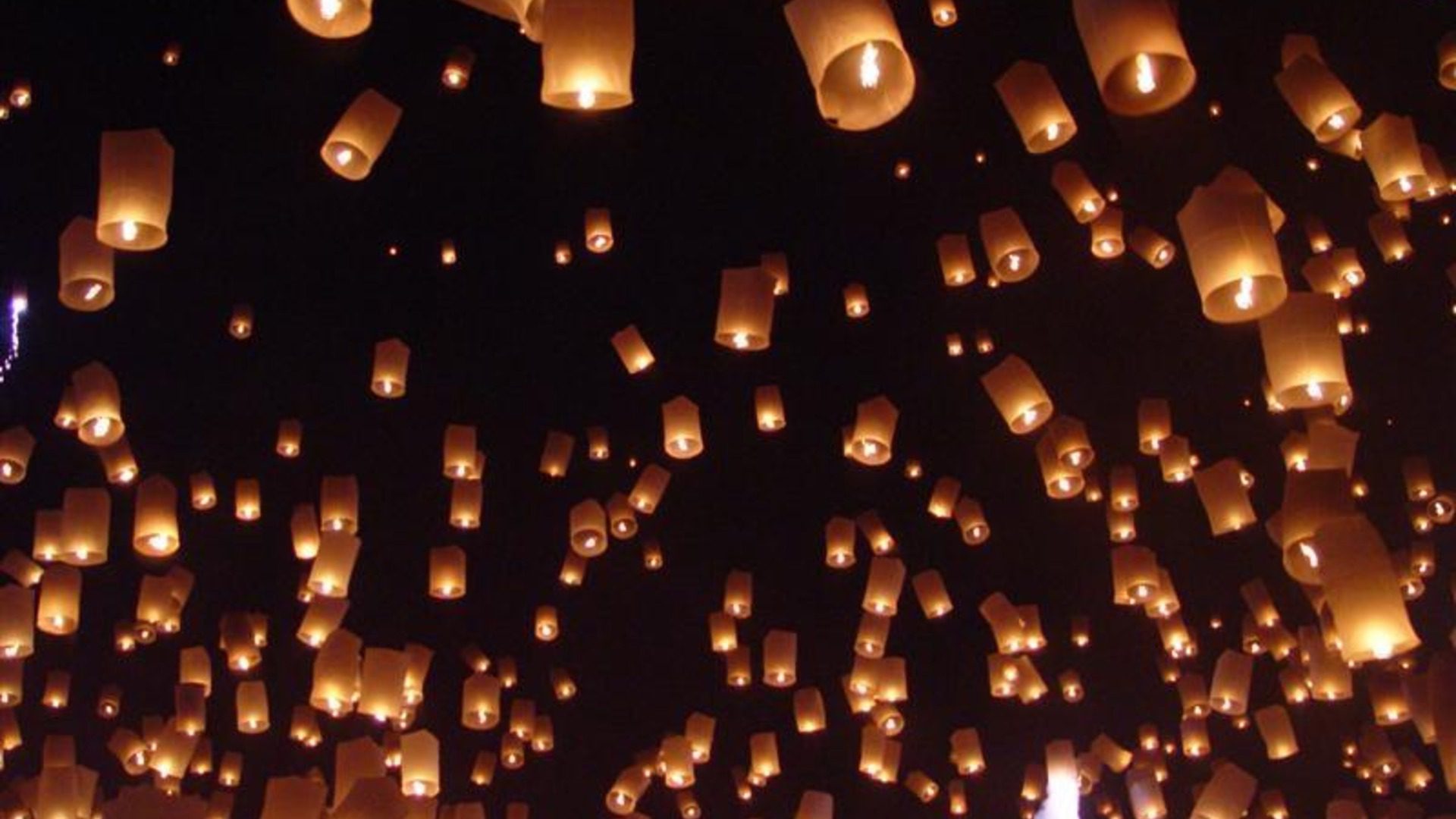 Lantern Festival Night Sky with Glowing Lanterns Wallpaper