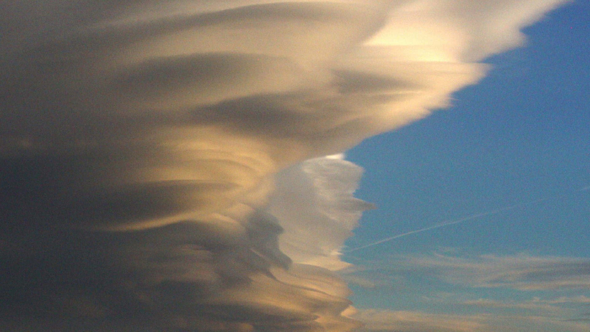 Layered Cloudscape Sunset HD Wallpaper | Golden Sky Background