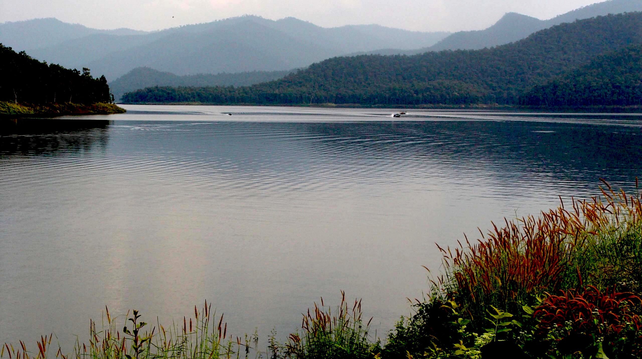 Misty Lake with Mountain Reflections 4K Wallpaper