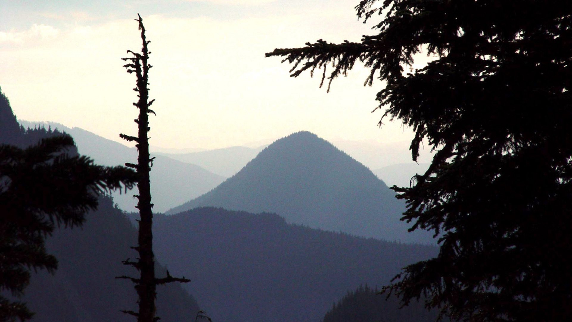 Mount Rainier Landscape HD Wallpaper | Mountain Silhouette Background