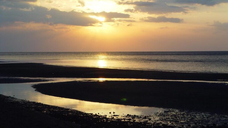 Ocean Sunset Reflection on Sandbar – Golden Light HD Wallpaper