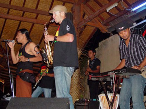 Full stage performance by Griya Faria reggae band in Bali