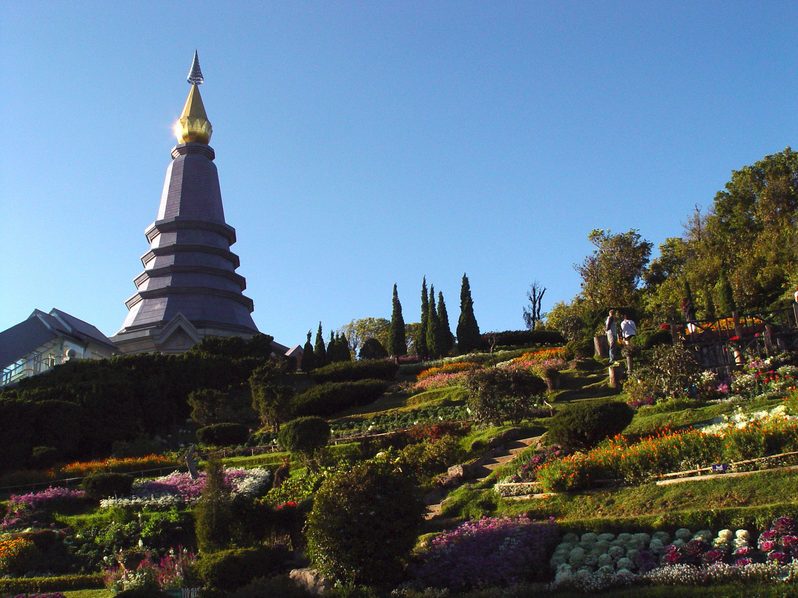 Mountain Temple Garden in Thailand – Scenic Wallpaper