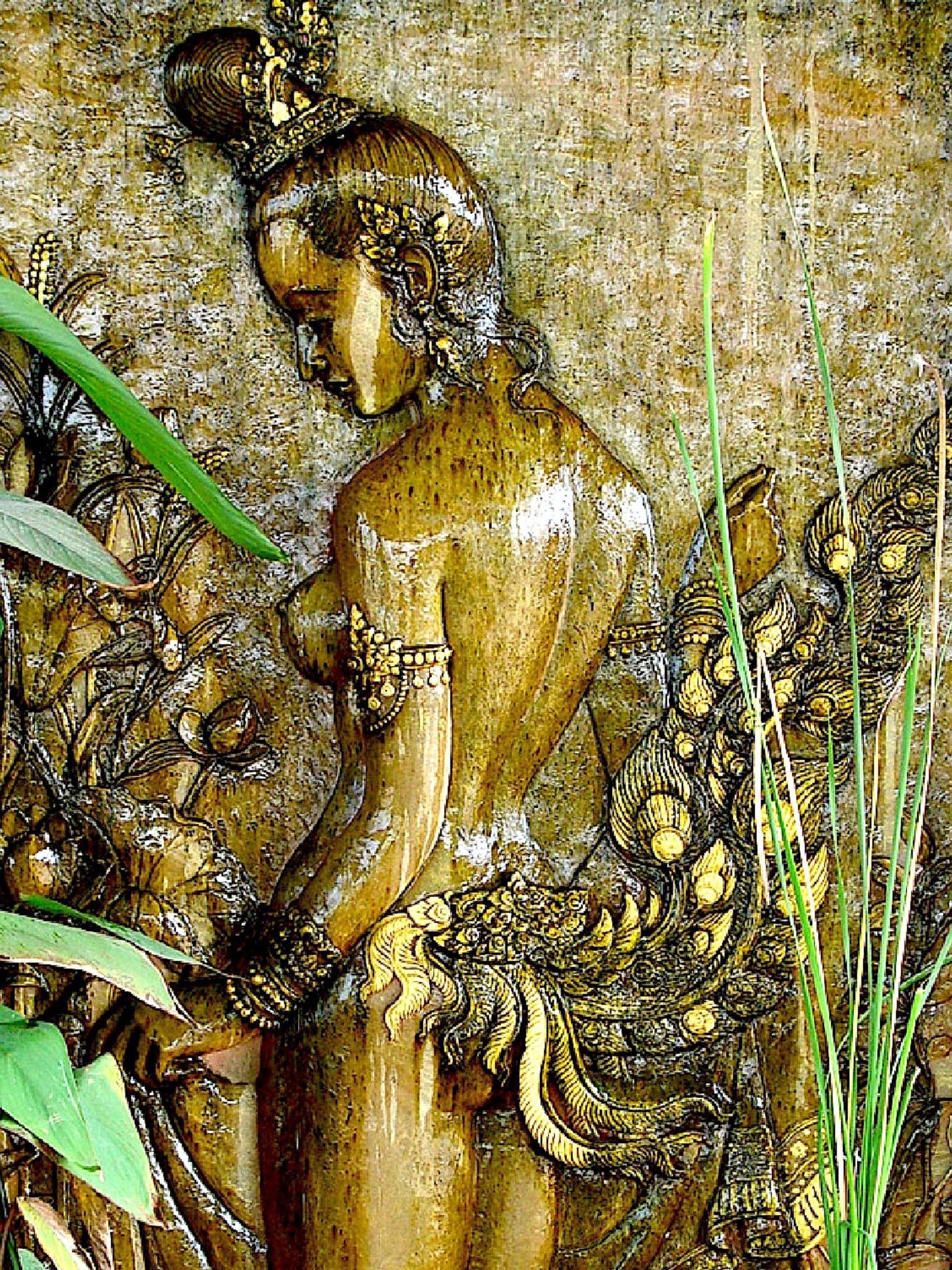 Thai Golden Relief Sculpture – Traditional Woman Figure