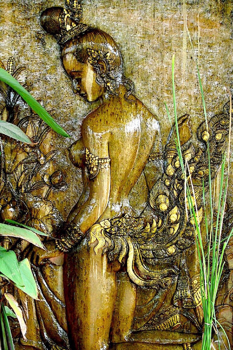 Thai Golden Relief Sculpture – Traditional Woman Figure