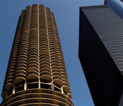 The distinctive Marina City towers rising above downtown Chicago.